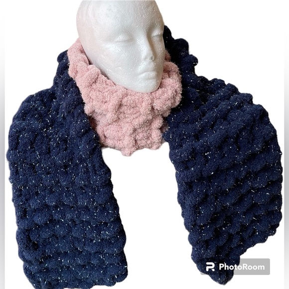Hand Crafted Sparkly Knit Chunky Blanket Scarf Dark blue&cherry blossom - Picture 2 of 4